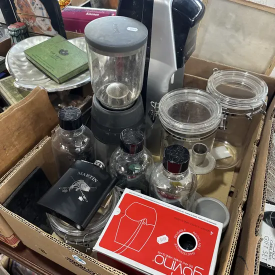 Box lot Soda stream, canisters, blender etc.