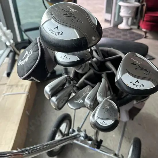 Set of Ladies Callaway clubs, bag and trundler