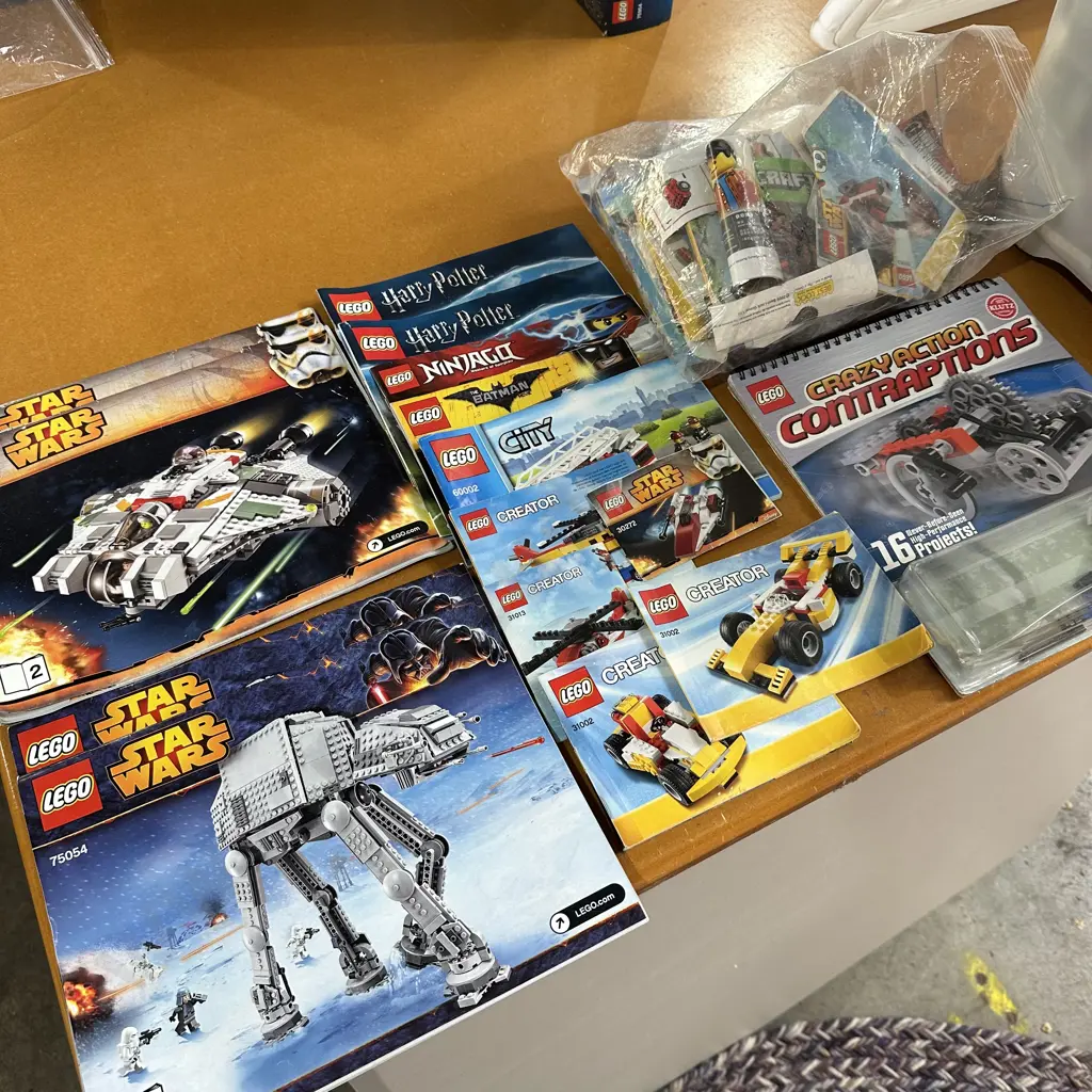 Large bin full of LEGO toys inc Star Wars, Harry Potter, Batman, Ninjago etc Image 1++