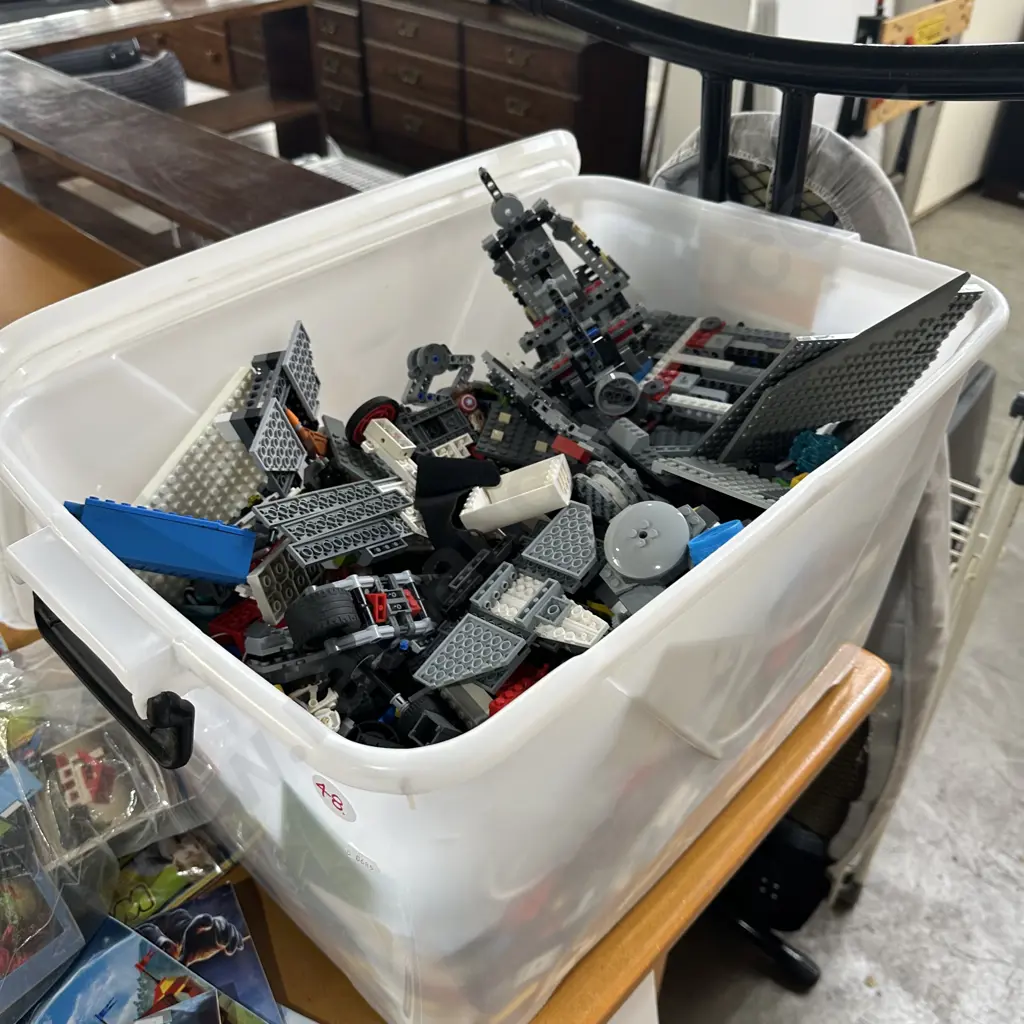 Large bin full of LEGO toys inc Star Wars, Harry Potter, Batman, Ninjago etc Image 1++