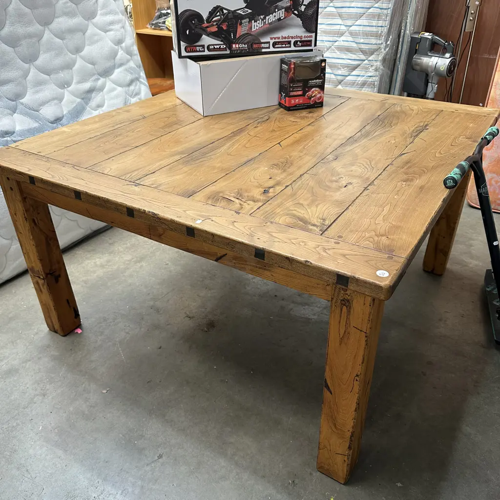 Solid Oak 1400mm square dining table Image 1++
