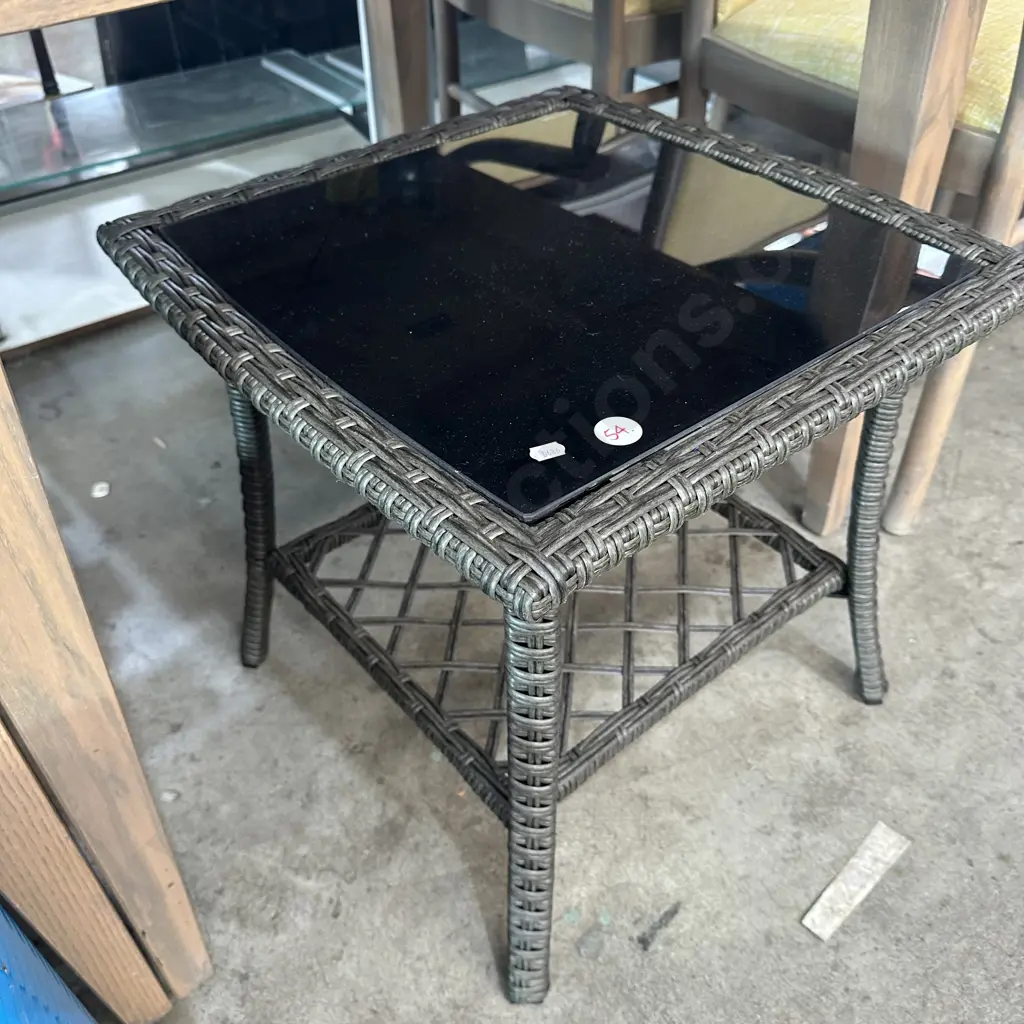 patio side table Image 1++