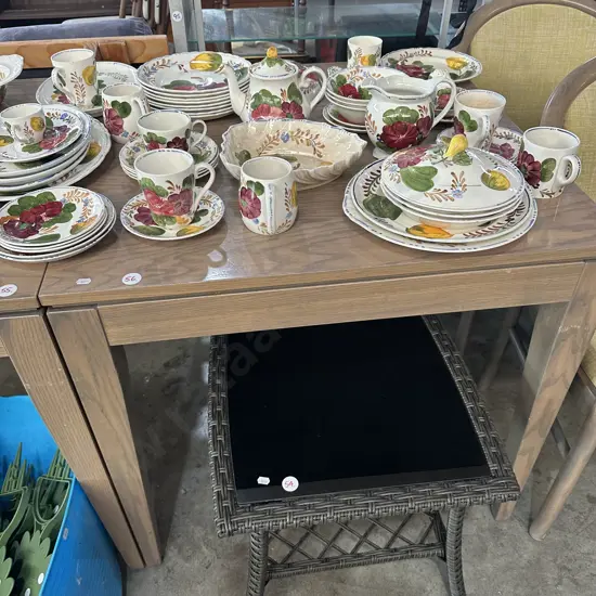 square blonde Oak table