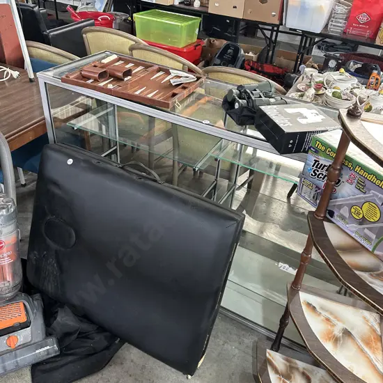 Glass display cabinet