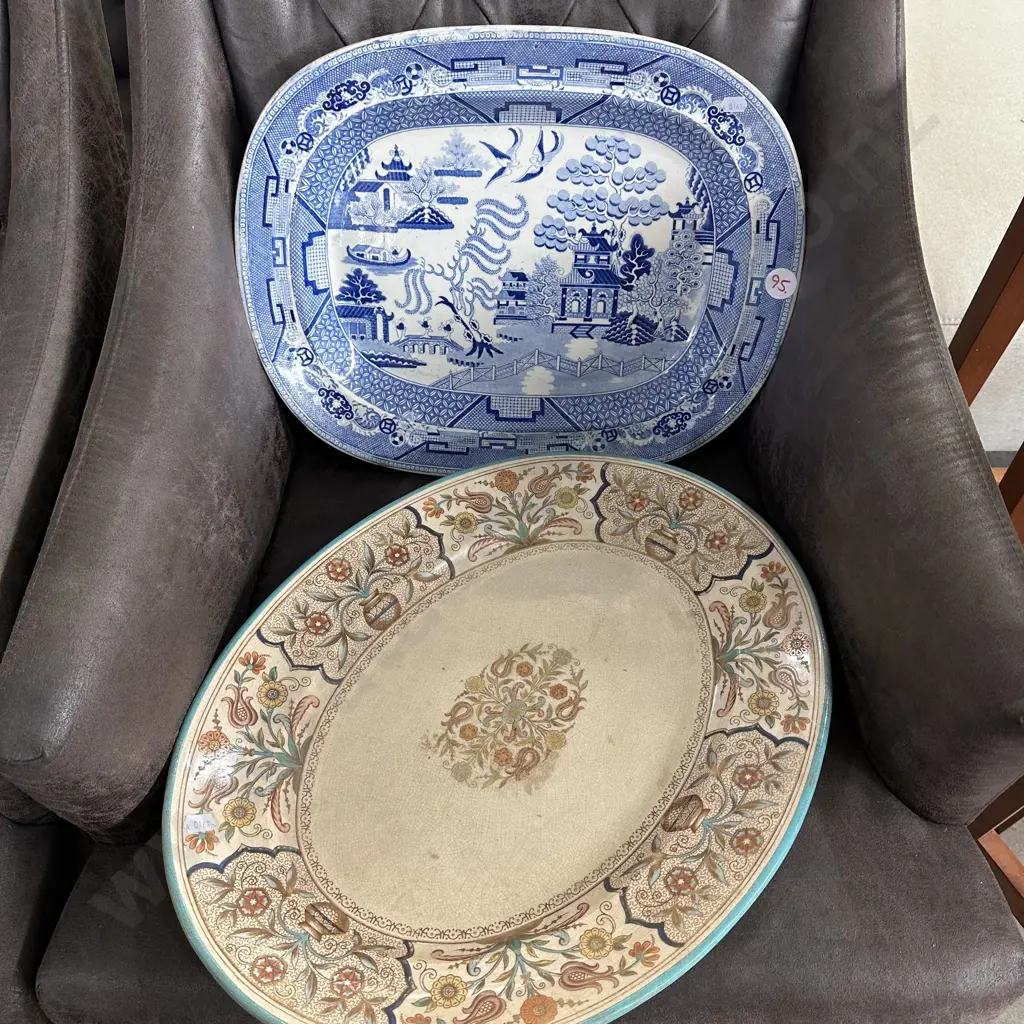 Blue & White wall mounted platter plus other large platter Image 1++