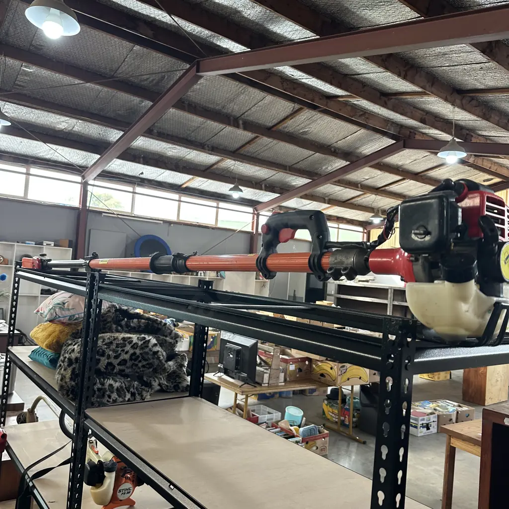 extra large petrol pruner saw - sold as working Image 1++