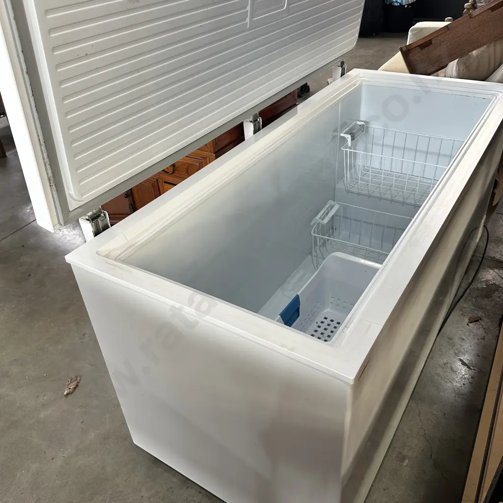 Westinghouse large chest freezer - very tidy Image 1++
