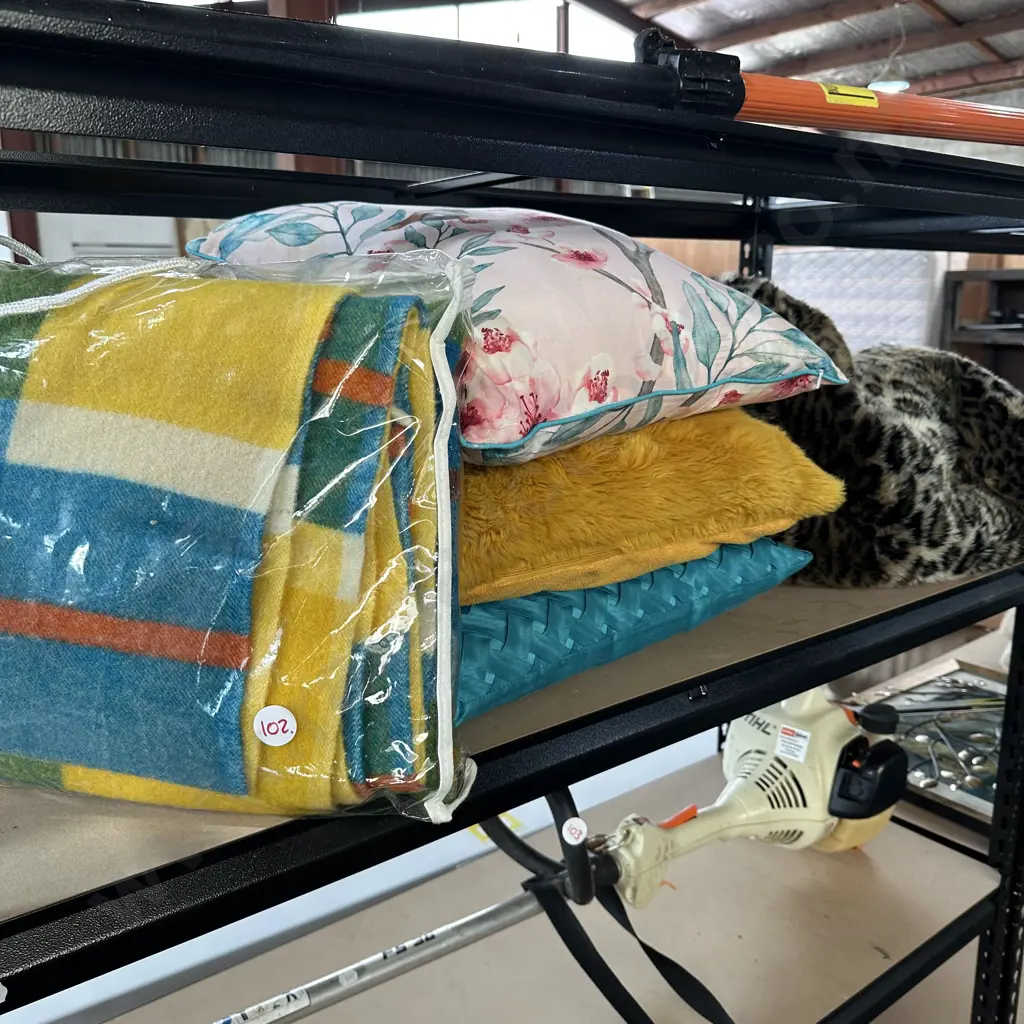 woollen blanket, throw, cushions Image 1++