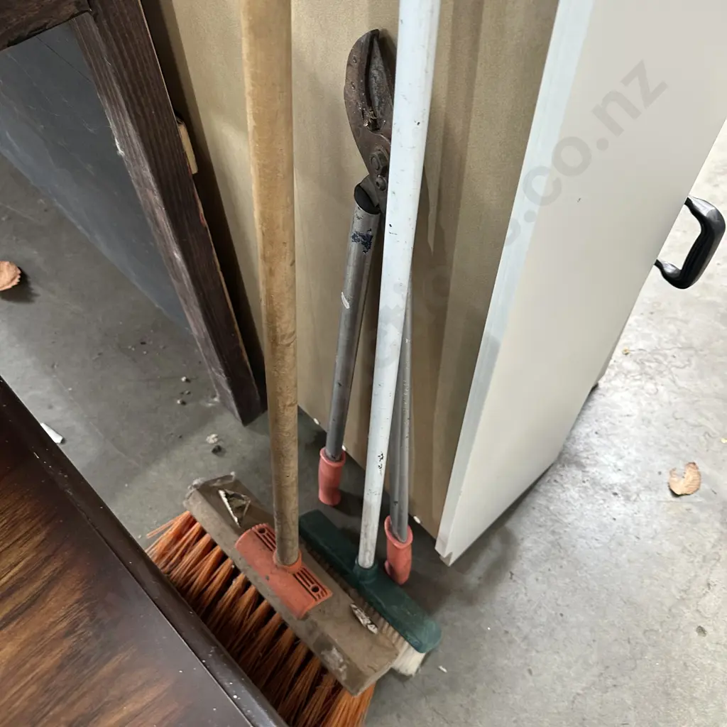 2 brooms and loppers Image 1++