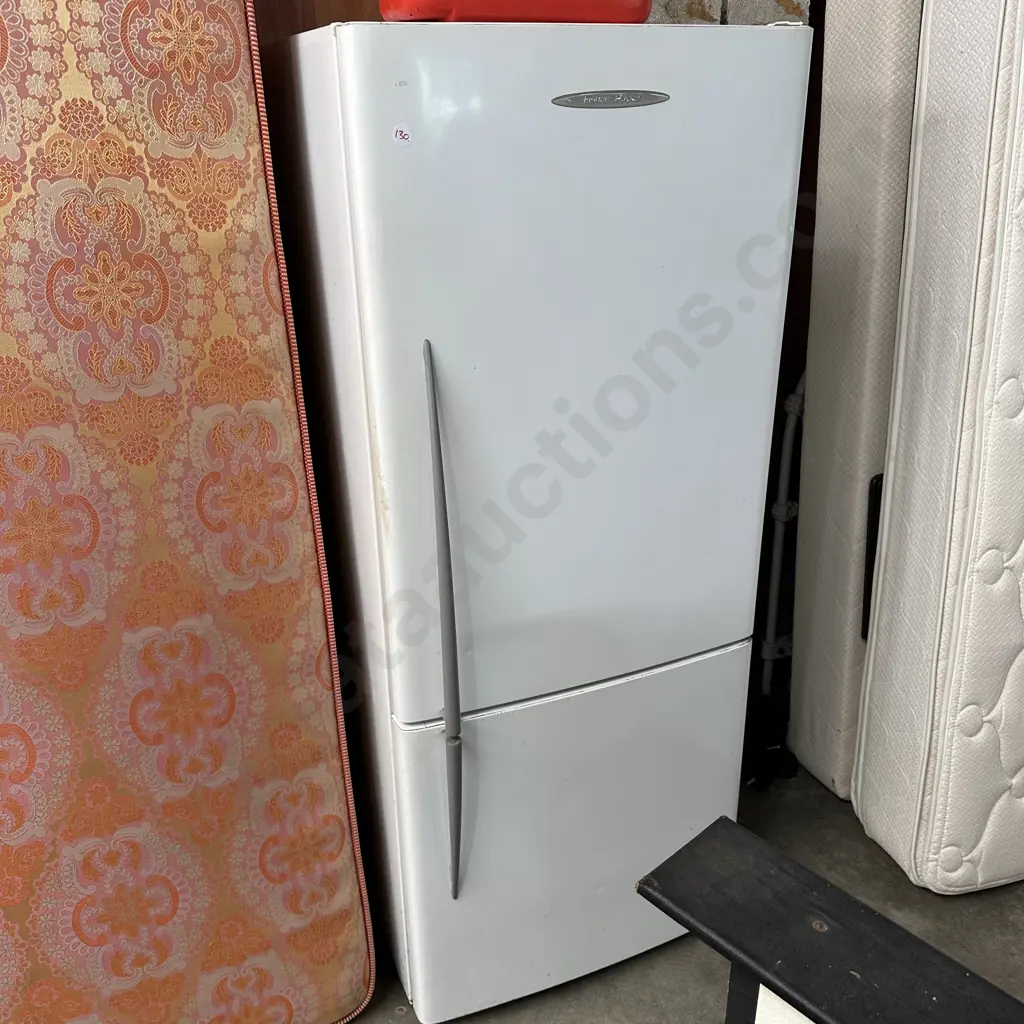 fridge freezer - average Image 1++