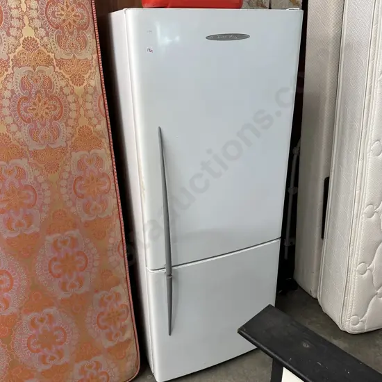 fridge freezer - average