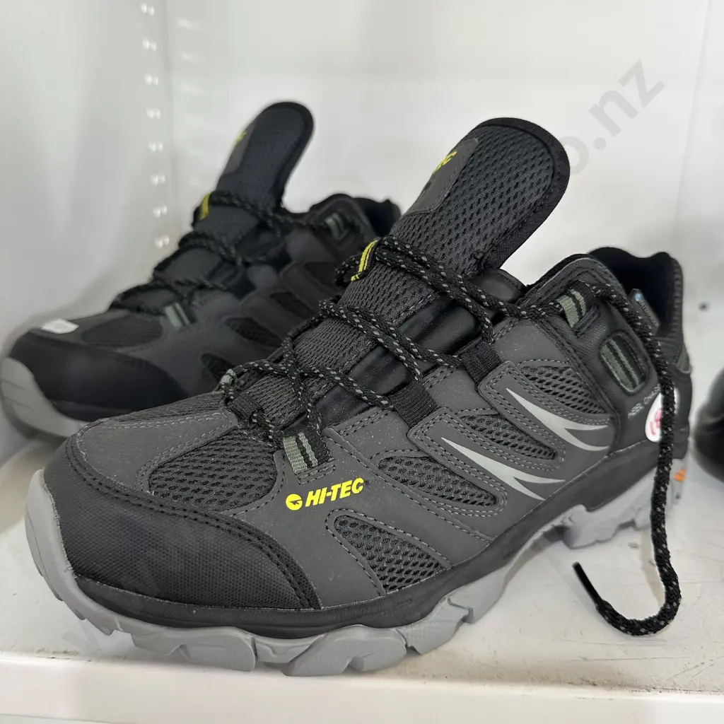New Hi-TEC shoes size 9(US)  8(UK) Image 1++