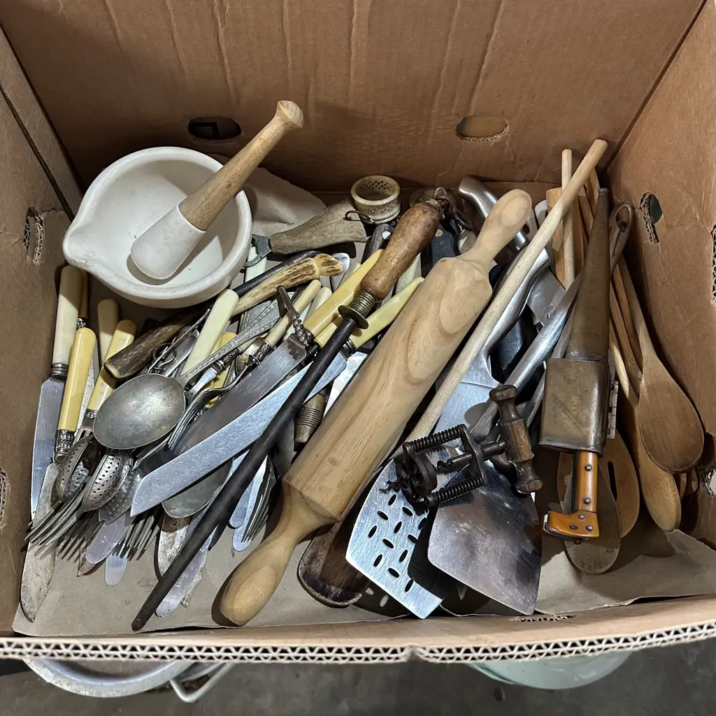 Box lot Mortar and Pestle, bone handled knives etc. Image 1++