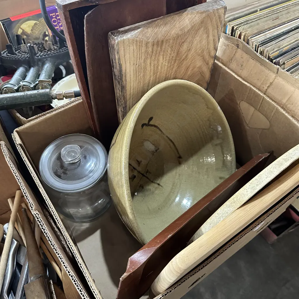 Box lot large fruit bowl, trays and breadboards, cookie jar etc. Image 1++