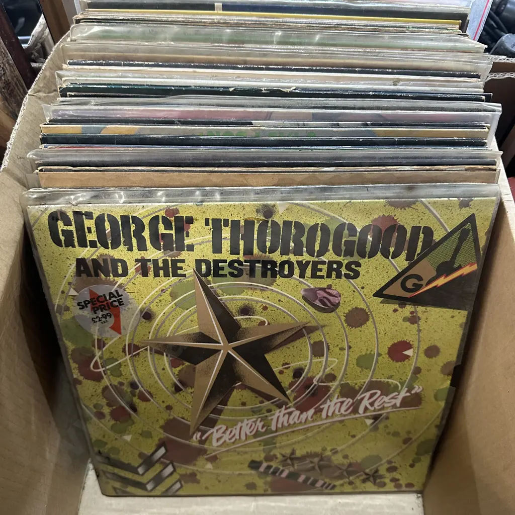 Box of good records including Elton John, Neil Young, Paul Simon etc. Image 1++