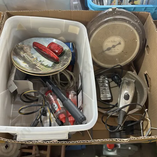 Box lot vintage scales, bicycle gear including rear lights, hair trimmer etc.