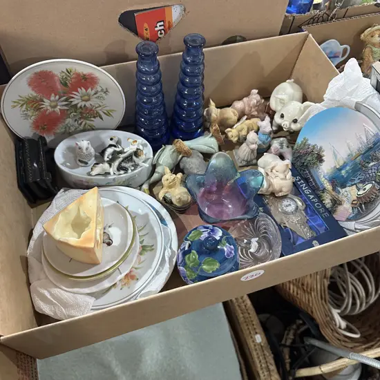 Box of collectables, ornaments, vases, plates etc.