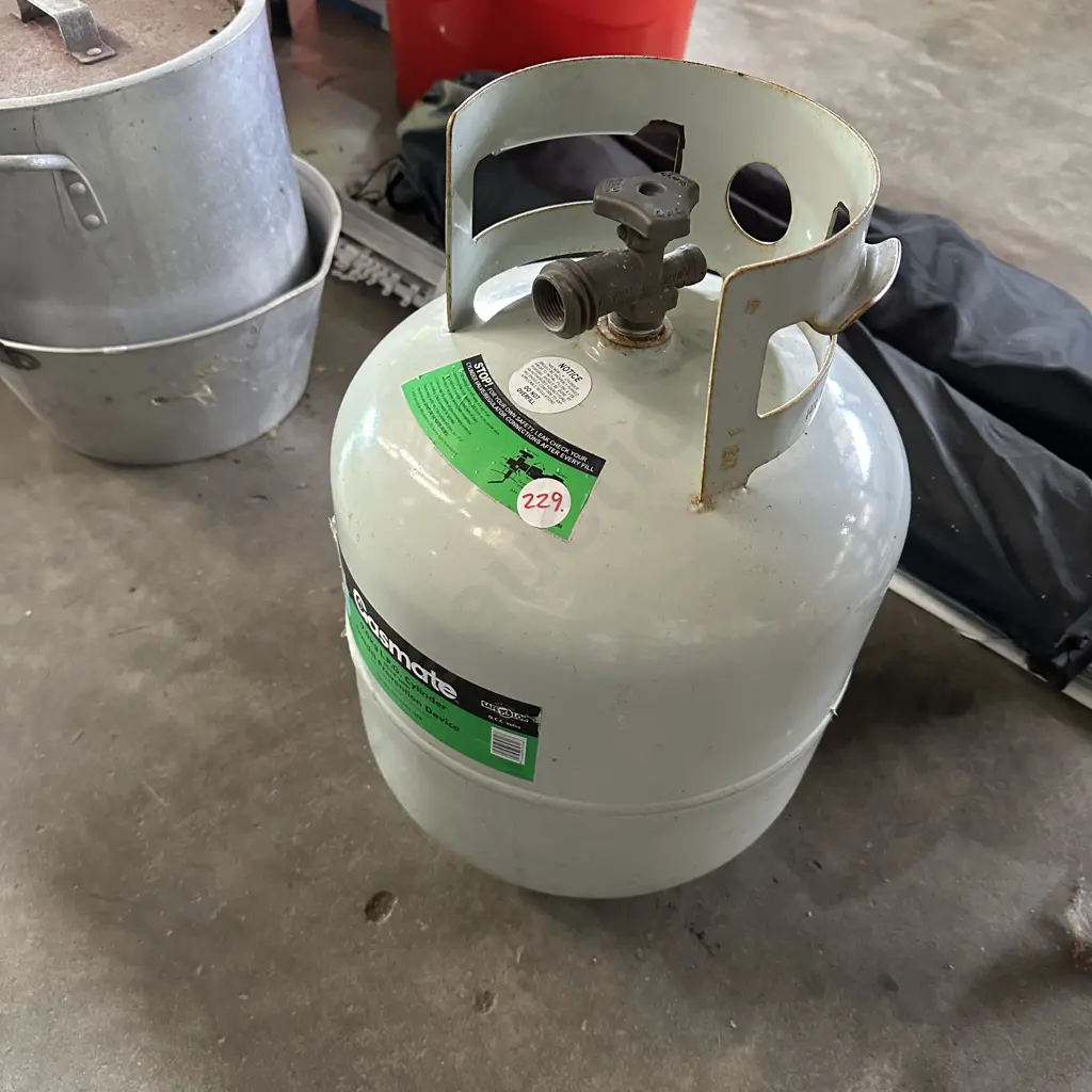 9Kg gas bottle. Image 1++