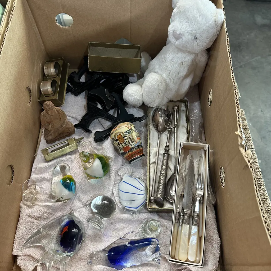 Box lot art glass, silverware etc. Image 1++