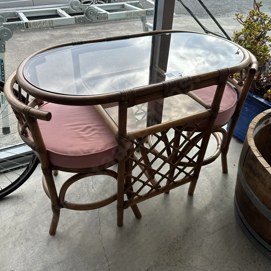 Cane patio breakfast suite Image 1++