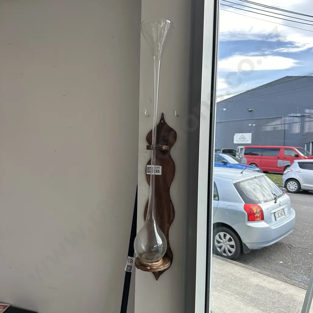 Mounted yard glass Image 1++