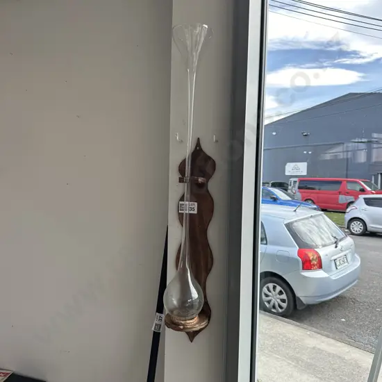 Mounted yard glass