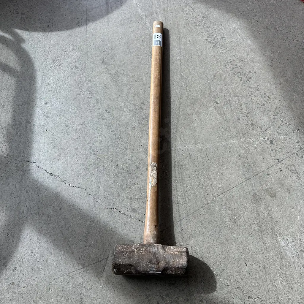 Large sledge hammer Image 1++