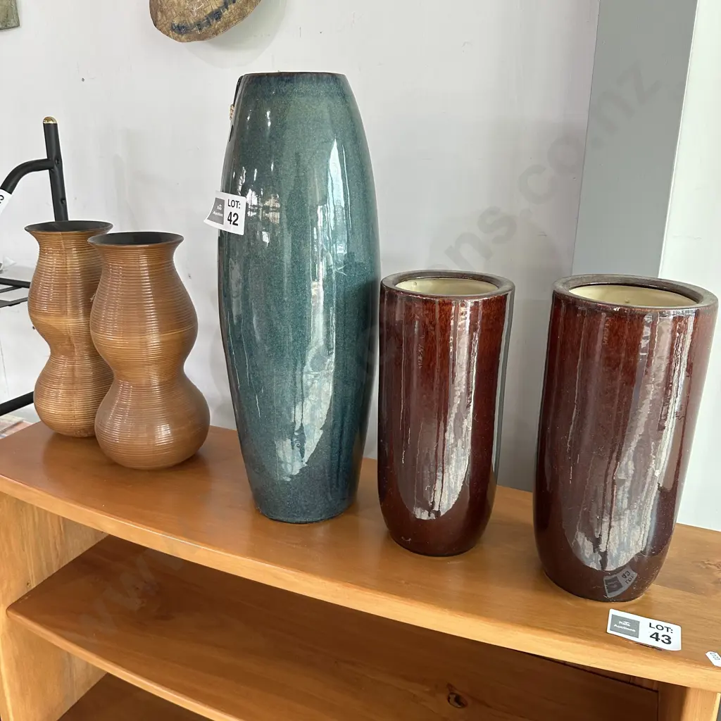 5 vases Image 1++