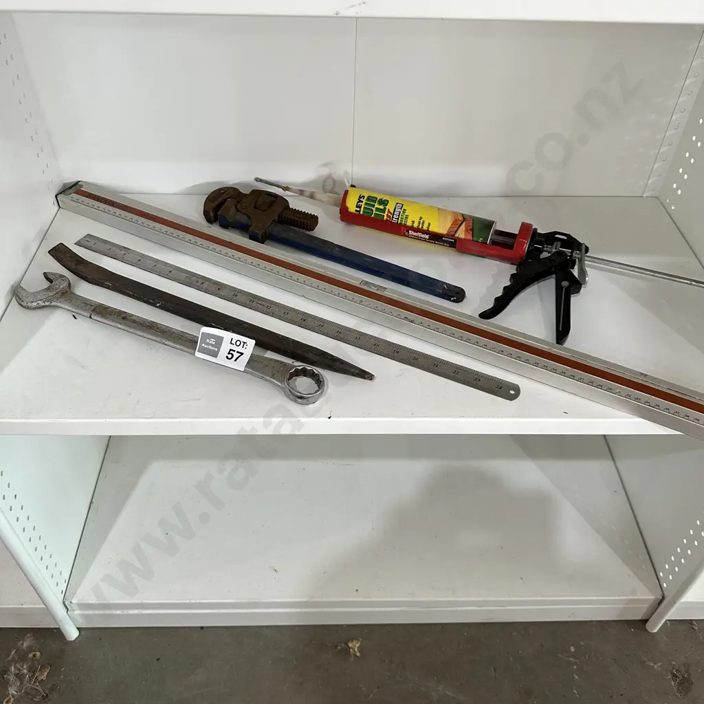 Shelf lot tools Image 1++