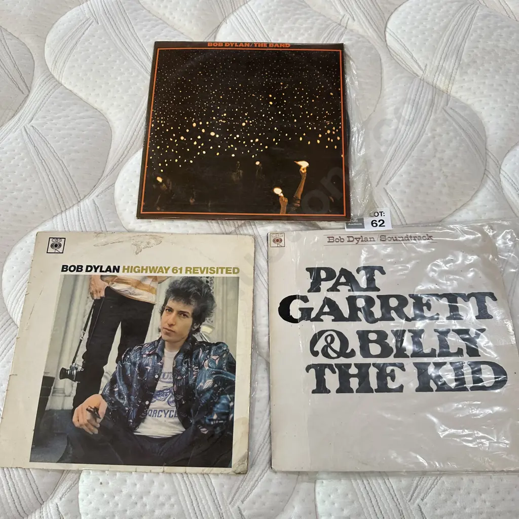 3 x Bob Dylan LPs Image 1++