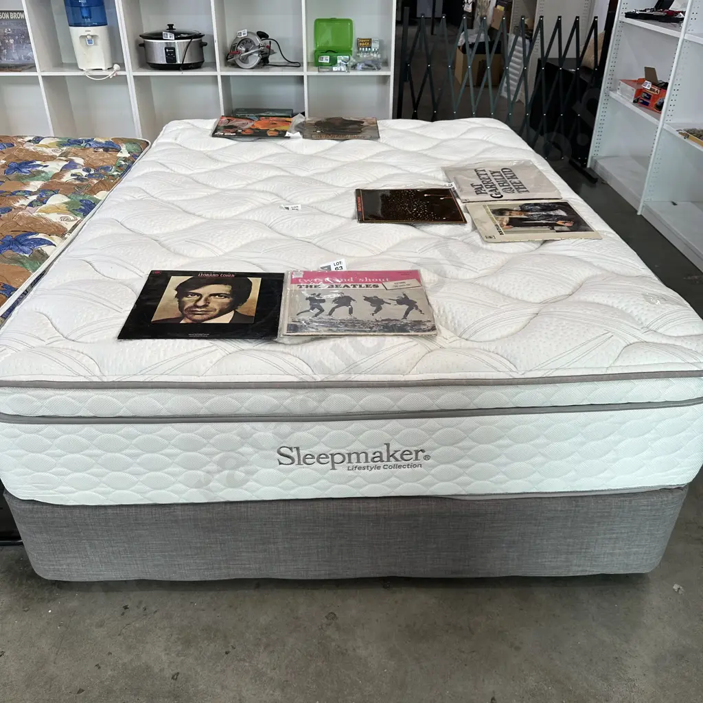 Queen sleepmaker bed Image 1++