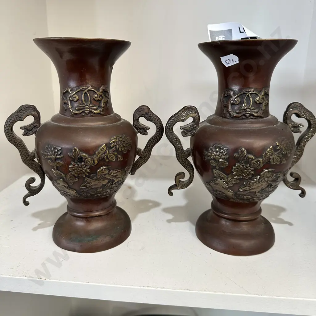 Pr early oriental vases Image 1++