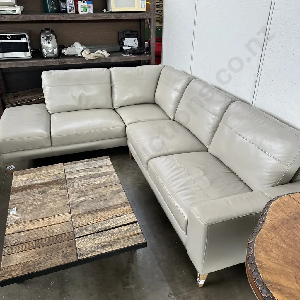 Leather corner suite Image 1++