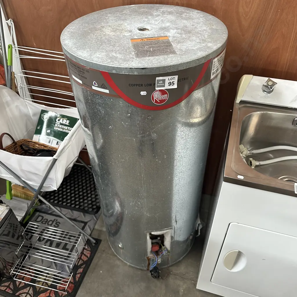 Hot water cylinder 180litre Image 1++