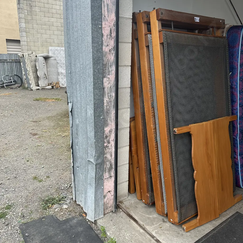 3 x wirewove bases with Rimu rails and tail boards Image 1++