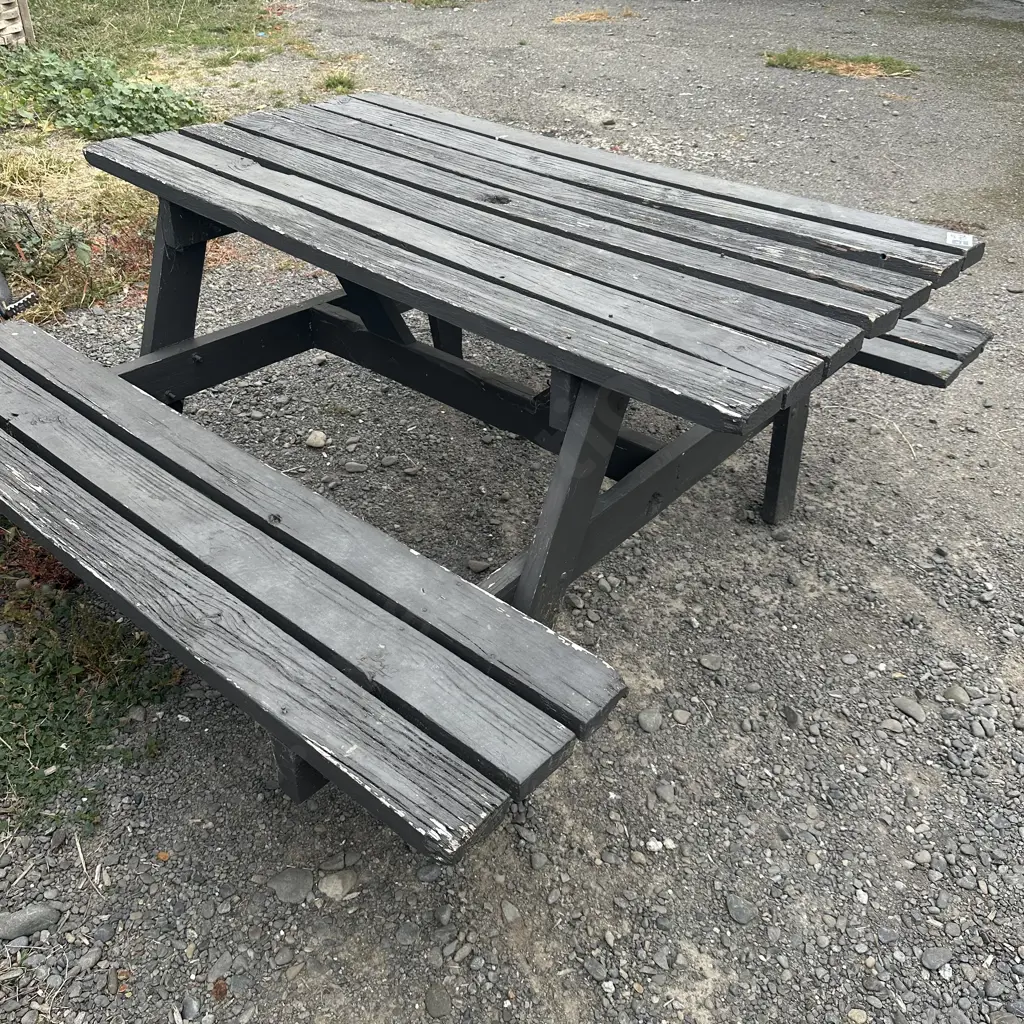 Picnic table Image 1++