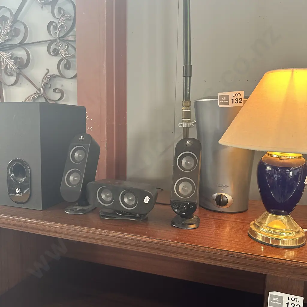 Lamp, speakers, wine chiller Image 1++