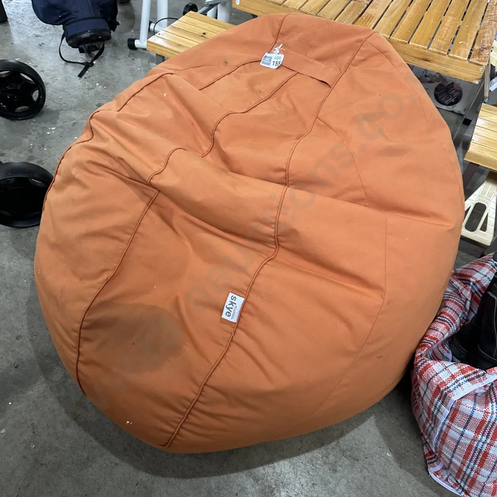 Skye bean bag - stain Image 1++