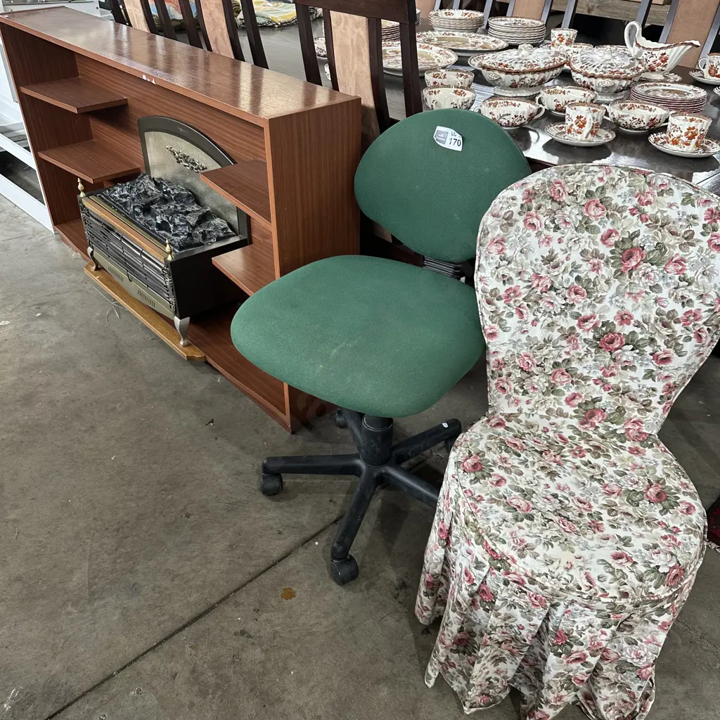 Heater shelf plus 2 chairs Image 1++