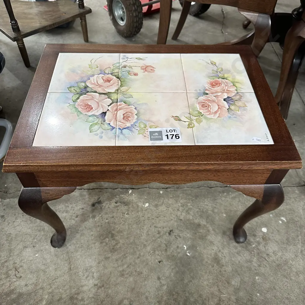 Tile top side table Image 1++