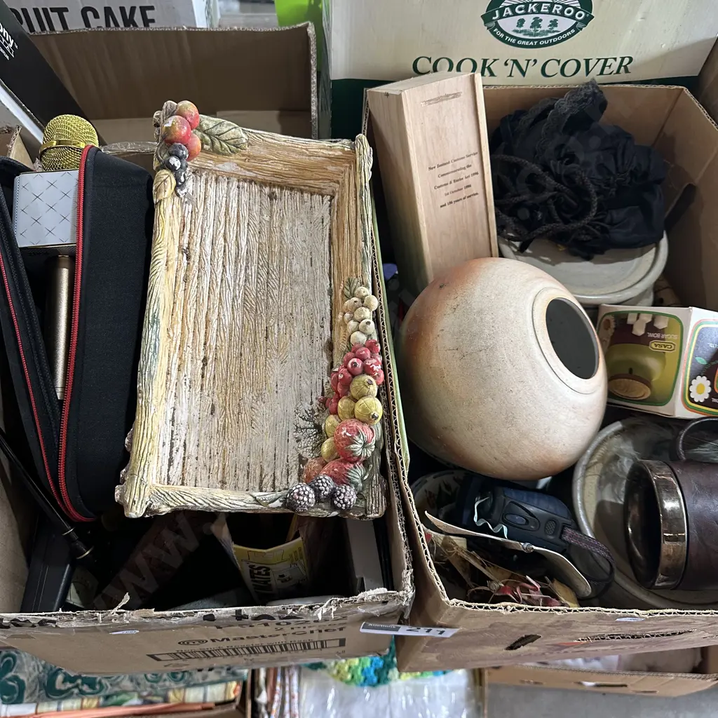 2 box collectables Image 1++