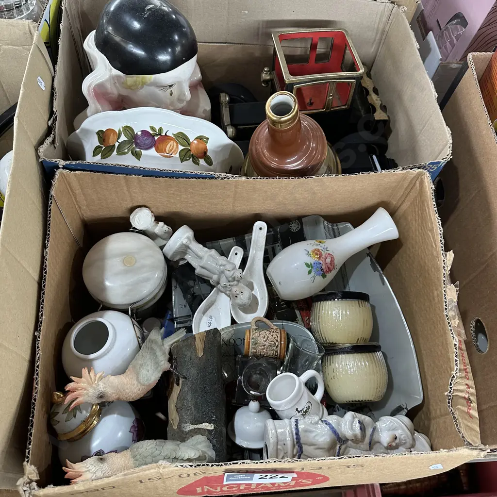 2 boxes decanters etc Image 1++