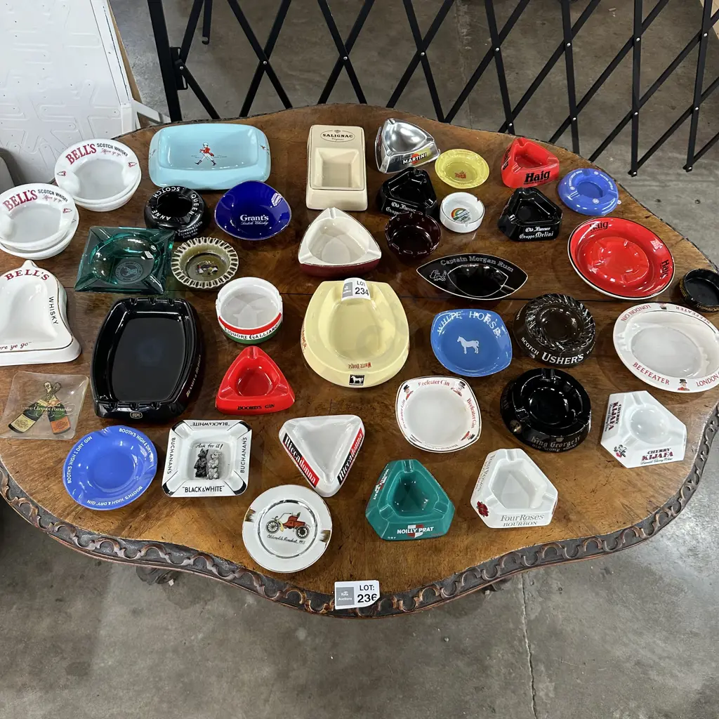 Bar ash trays Image 1++