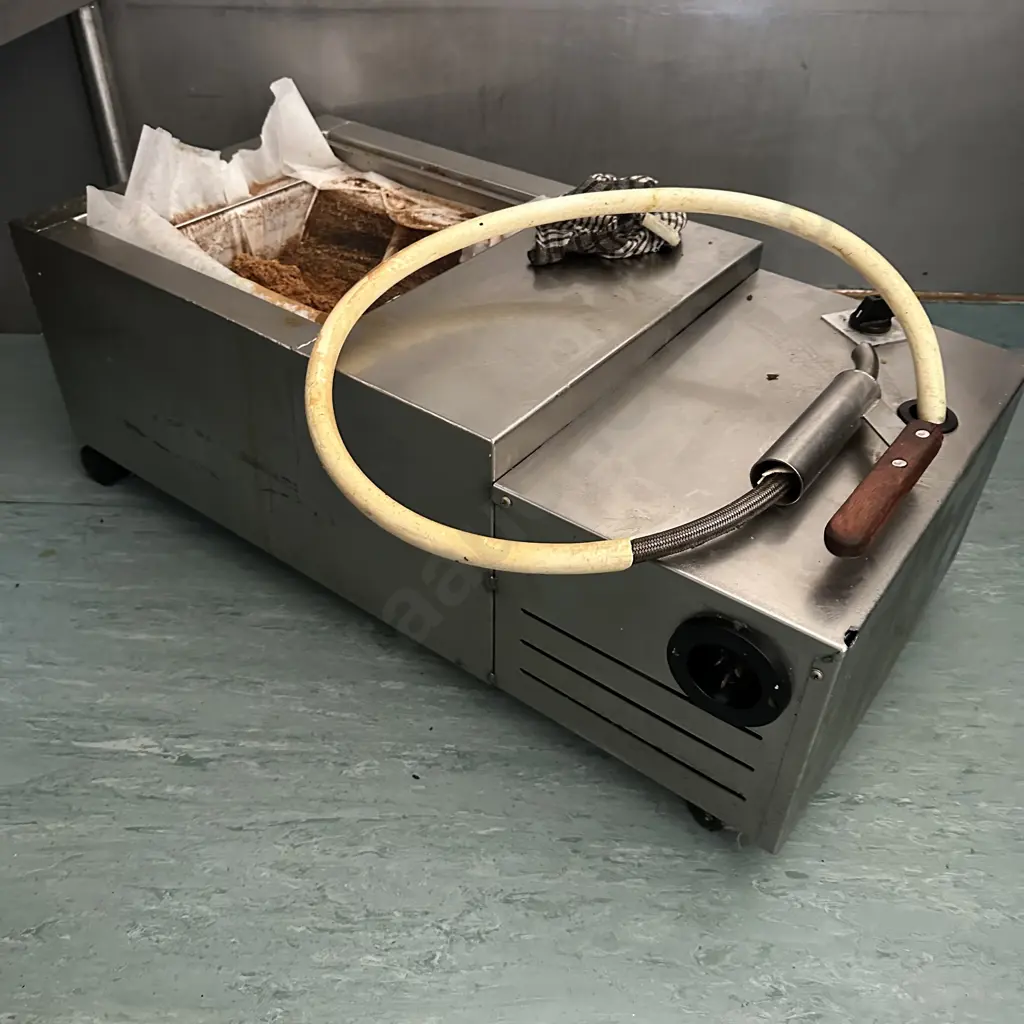 Deep fryer oil filtration unit Image 1++