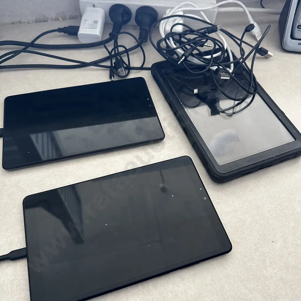 3 x  tablets Image 1++
