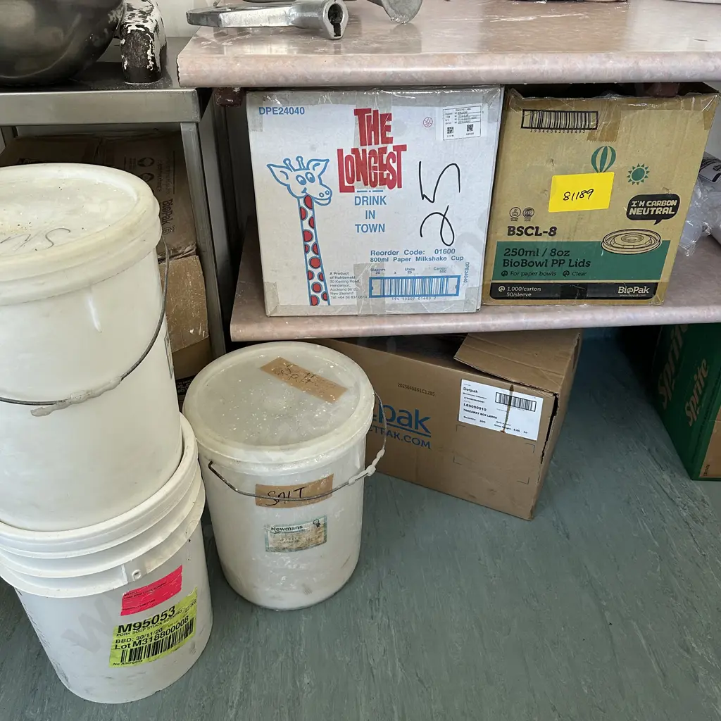 asst catering gear and packaging Image 1++