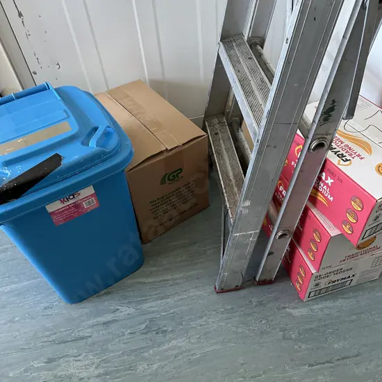 Frymax, bin of crumb and carry bags