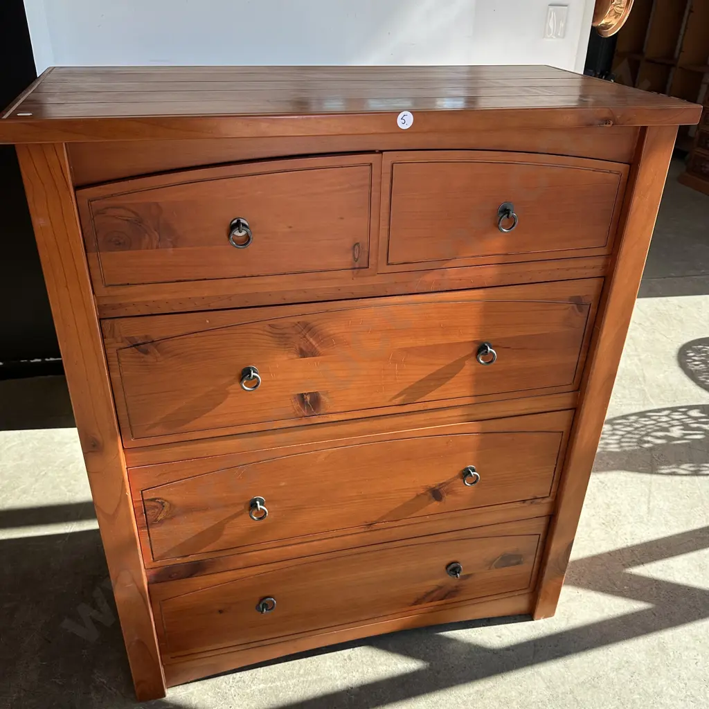 Solid heavy Pine chest drawers Image 1++