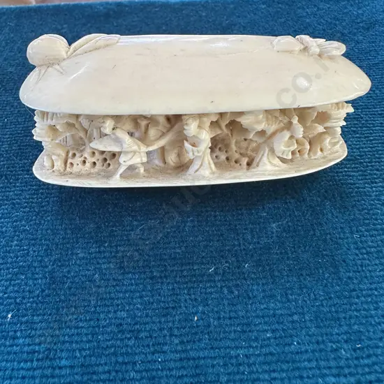 Ivory carved "Clams Dream" 9cm