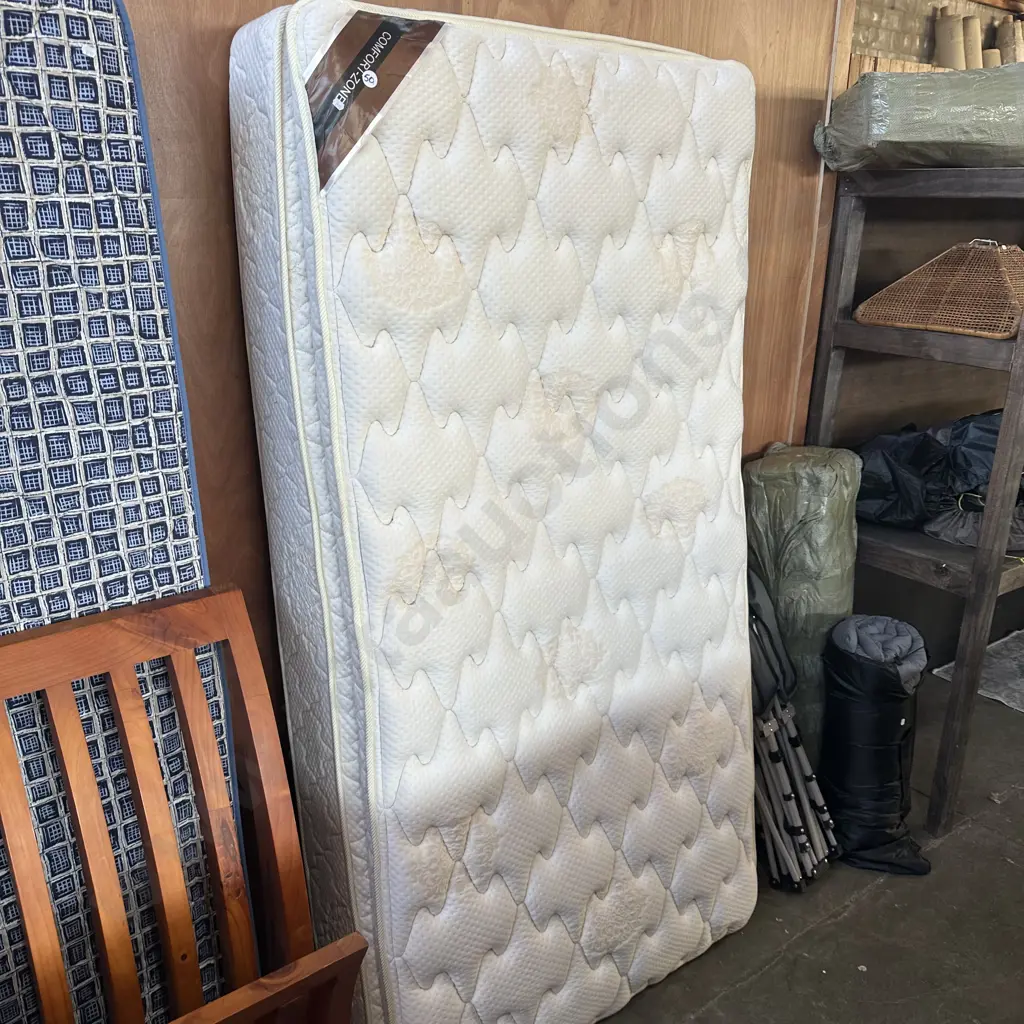 tidy King single mattress Image 1++